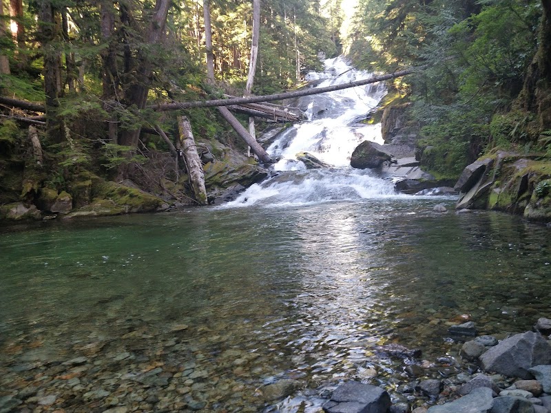 Chenuis Falls
