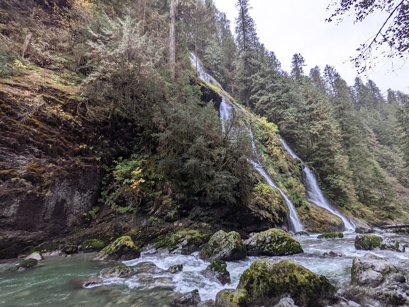 Feature Show Falls