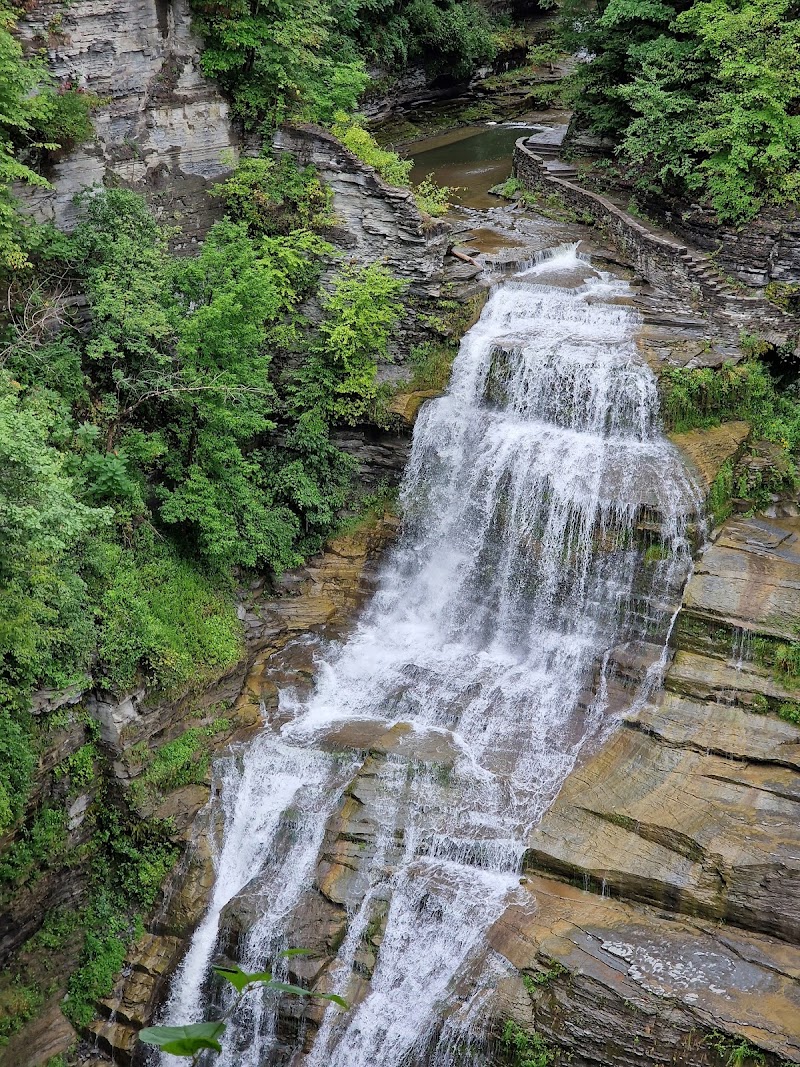 Gladstone Lake Falls