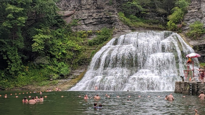 Gladstone Lake Falls
