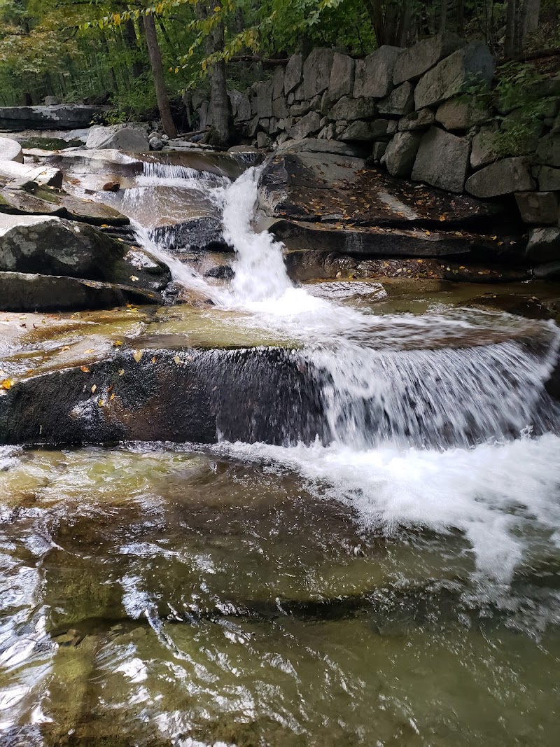 Jeudevine Falls