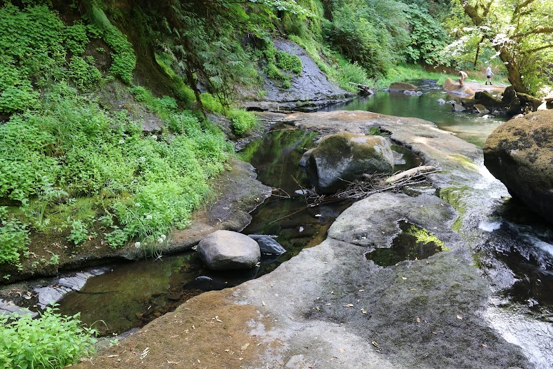 Lake Creek Falls
