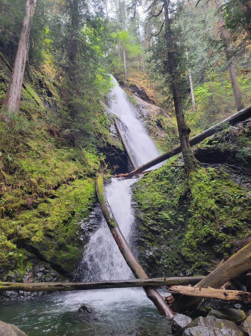 Murhut Falls