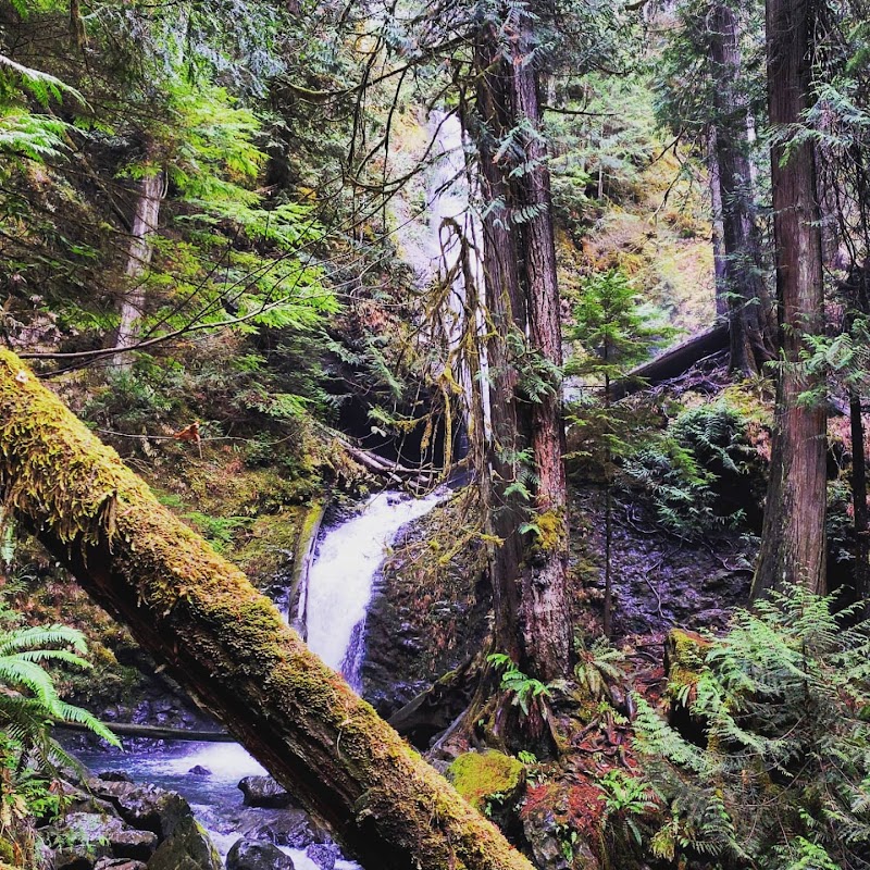 Murhut Falls