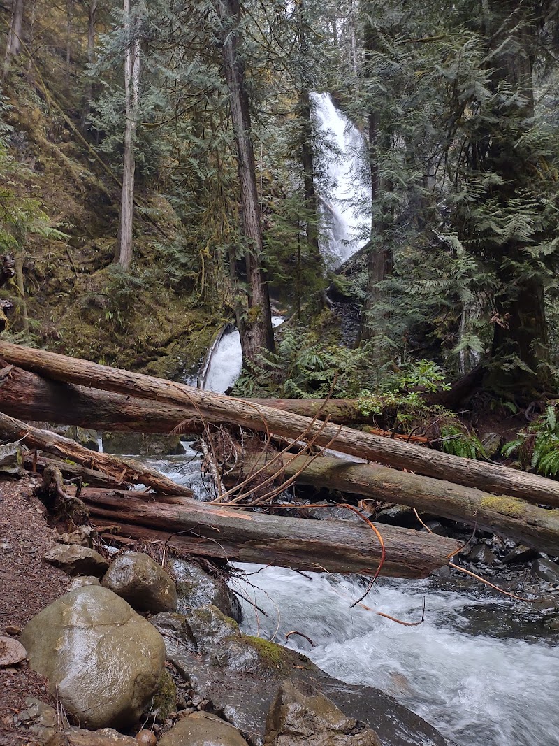 Murhut Falls